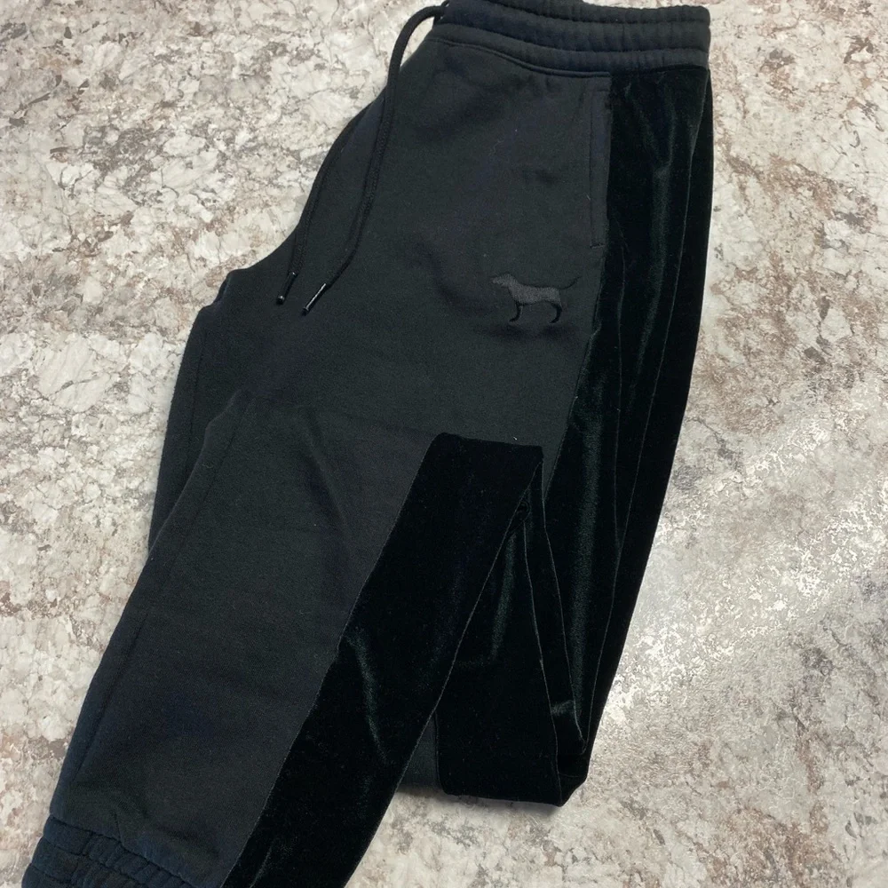 PINK Victoria's Secret Velour Black Cropped Hoodie - Picture 3 of 3